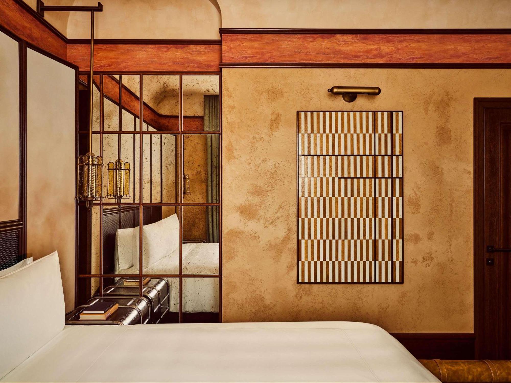 Suite with Minerva Square View,1729992840:JPEG