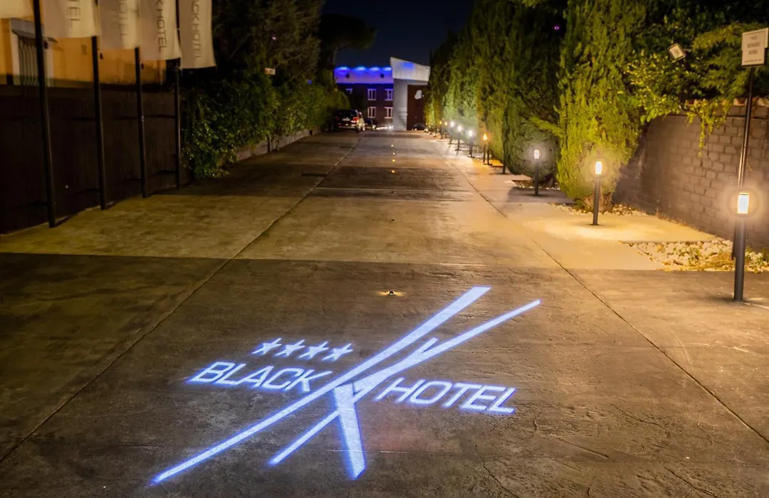 Black Hotel-1