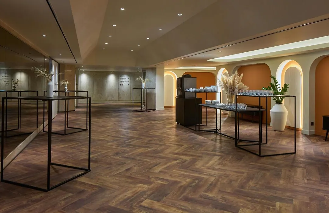 Cardo Roma, Autograph Collection-1